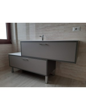 Mobile bagno in Nobilitato + lavabo e rubinetto design